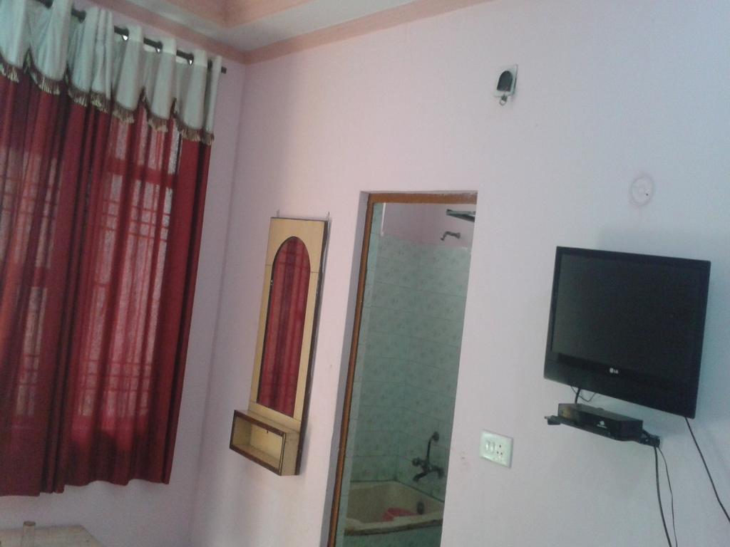 אגרה Hotel Sagar מראה חיצוני תמונה