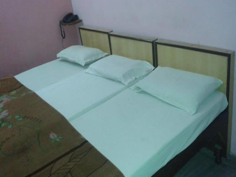 אגרה Hotel Sagar מראה חיצוני תמונה